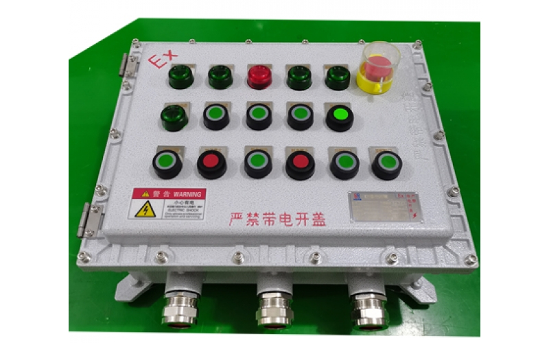 操作低壓防爆配電柜應該注意什么?